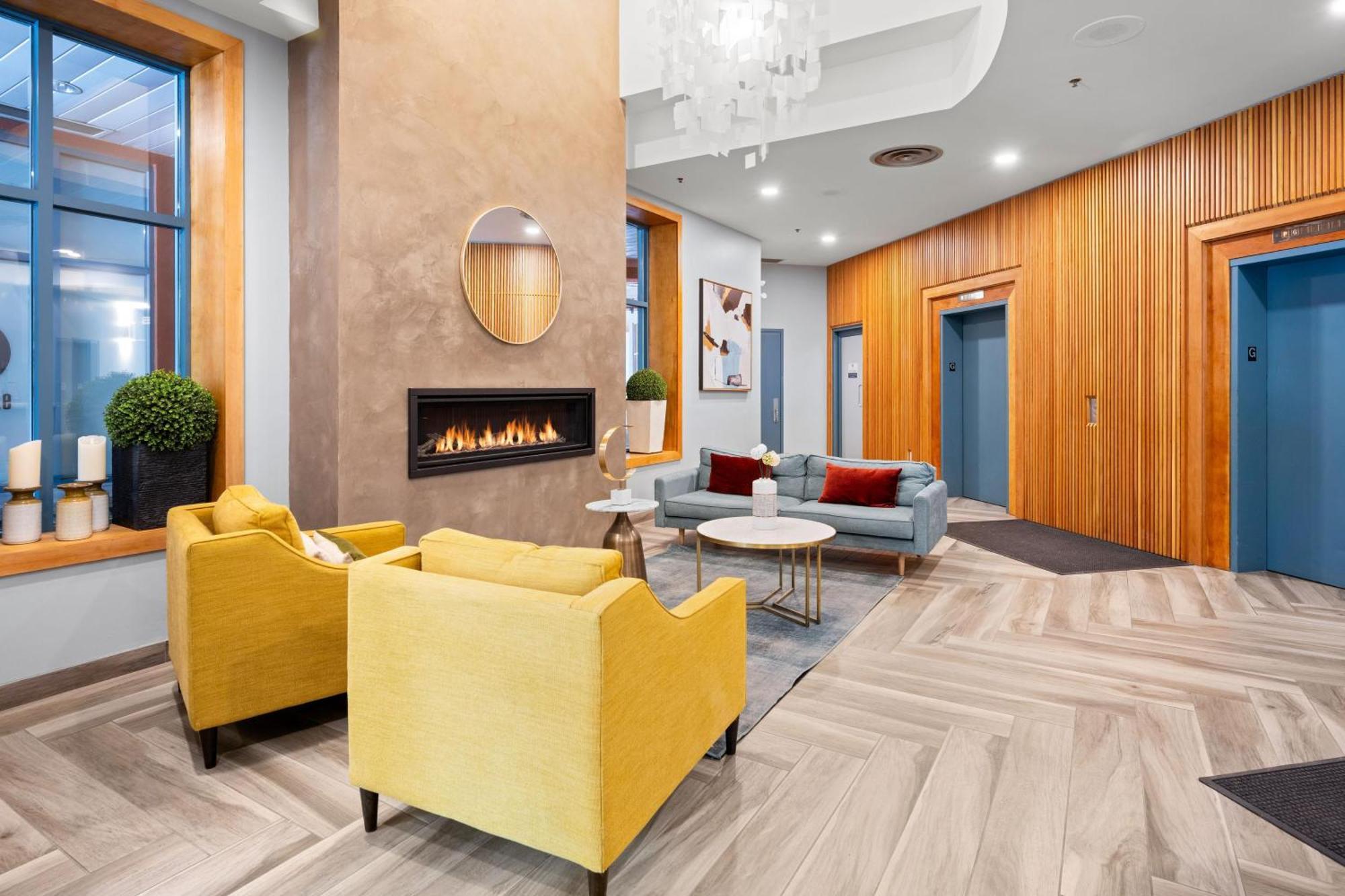 Alpenglow Lodge Queen Boho Studio By Mva Whistler Exterior photo