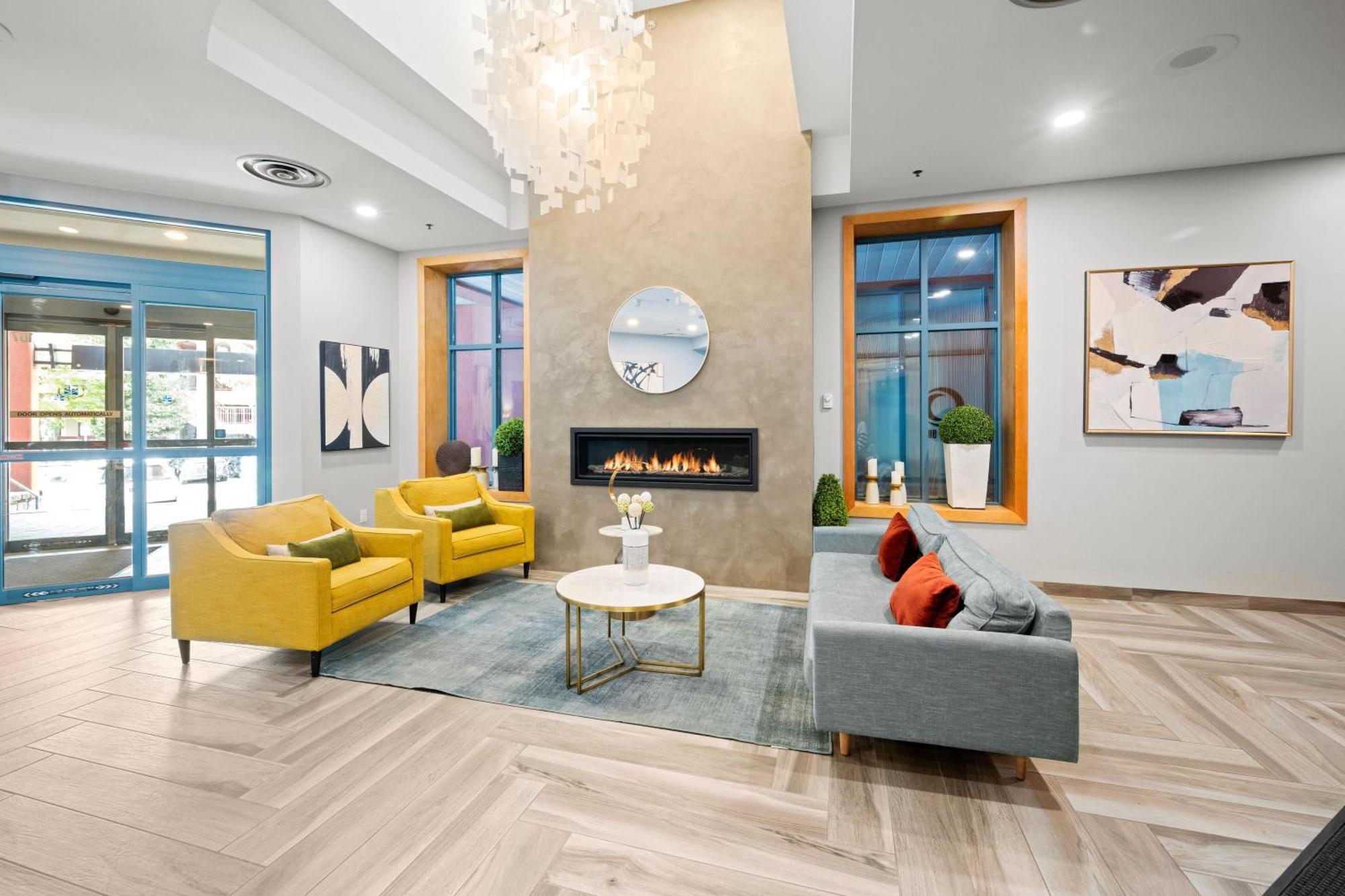 Alpenglow Lodge Queen Boho Studio By Mva Whistler Exterior photo